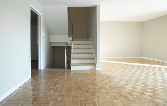 Spacious Townhouse 3 Bdrs  1.5 bath POINTE-CLAIRE
