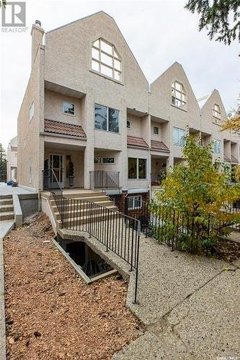 2338 Assiniboine Avenue East