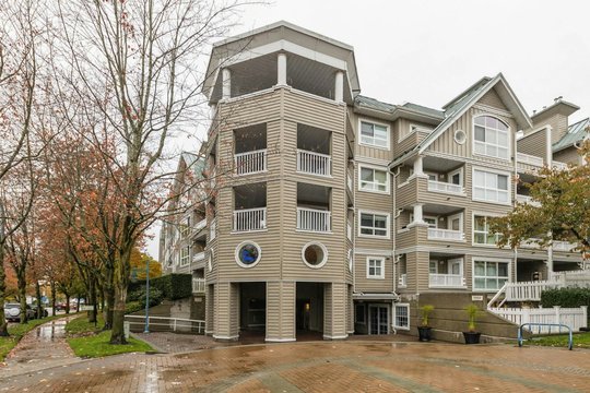 5900 Dover Crescent