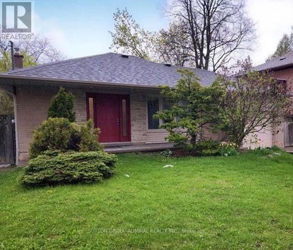 MAIN FLR - 12 CAINES AVENUE