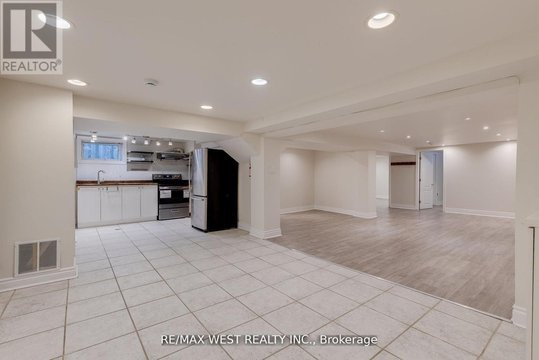 LOWER - 606 CONACHER DRIVE