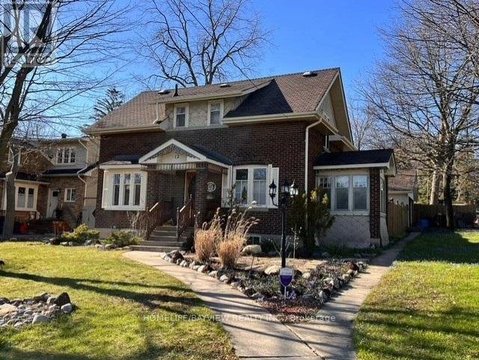 12 LOCKIE AVENUE