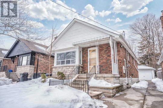 18 ROBLIN AVENUE