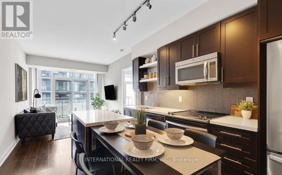 LPH35 - 525 ADELAIDE STREET W