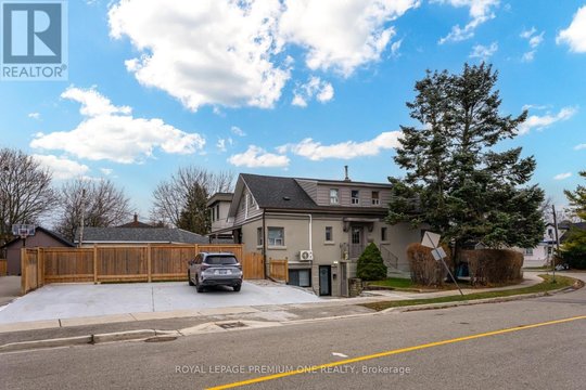4 - 79 TWENTY FIFTH STREET