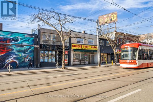 3 - 566 QUEEN STREET W