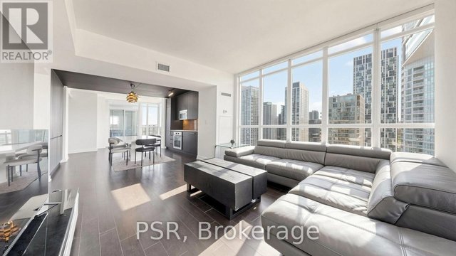 2101 - 10 CAPREOL COURT
