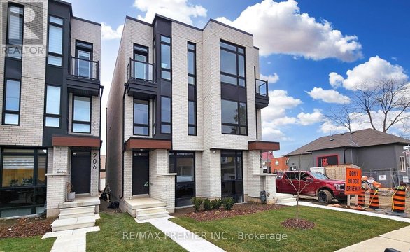 LOWER - 208 MCROBERTS AVENUE W