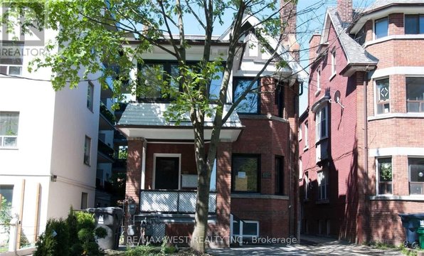 4 - 152 DOWLING AVENUE
