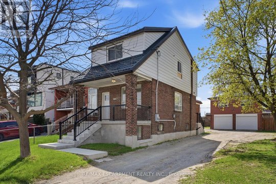 MAIN FLOOR - 1049 GLENCAIRN AVENUE
