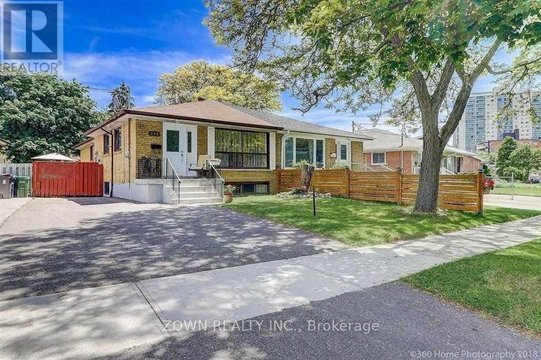 234 ROYWOOD DRIVE