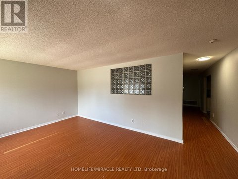 7 - 565 KENNEDY ROAD