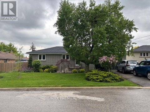 4 WELDON COURT