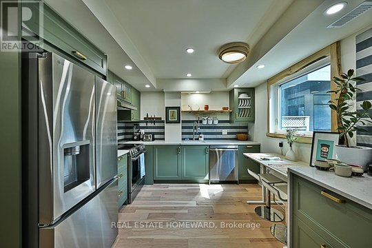 LANEWAY - 254 RHODES AVENUE