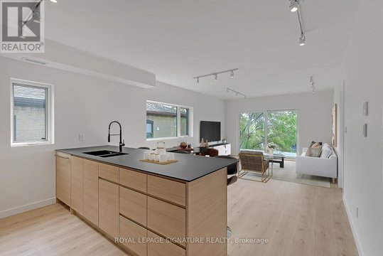 4 - 1254 DAVENPORT ROAD