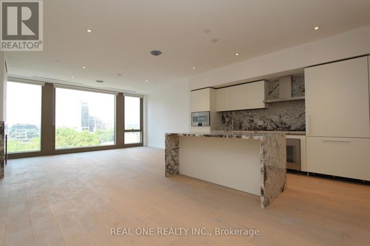 804 - 1315 BAY STREET
