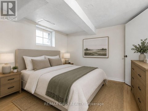 B2 - 663 HURON STREET