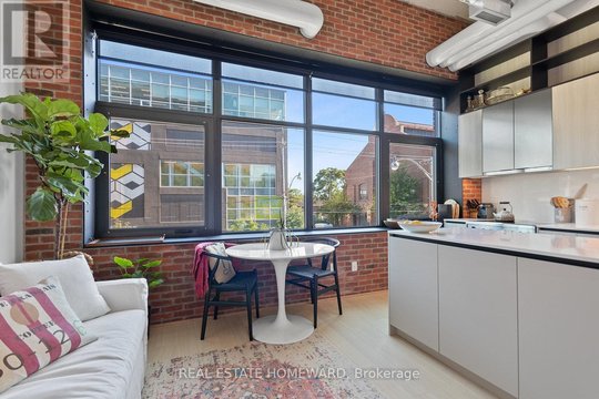 207 - 150 LOGAN AVENUE