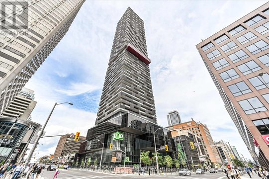 PH5801 - 8 EGLINTON AVENUE E