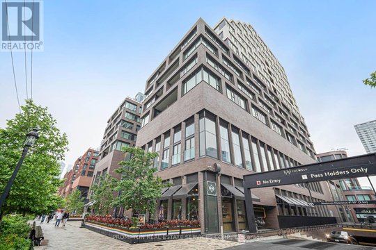 908 - 455 WELLINGTON STREET W