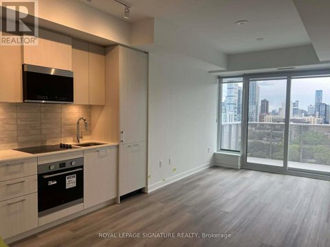 2007 - 10 OAK STREET