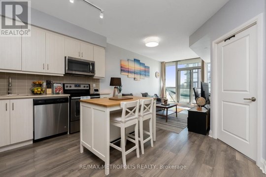 503 - 15 ZORRA STREET