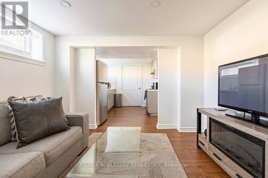 BSMT - 4230 BLOOR STREET W