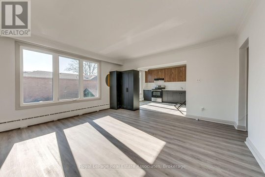 2 - 362 ROYAL YORK ROAD