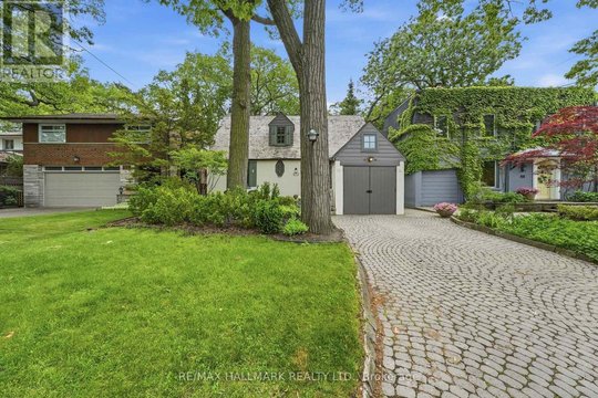 31 GLEN OAK DRIVE