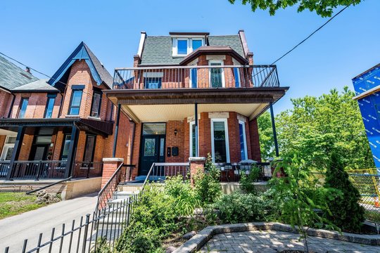14 Churchill Avenue