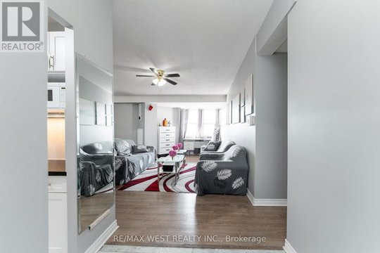 612 - 4062 LAWRENCE AVENUE E