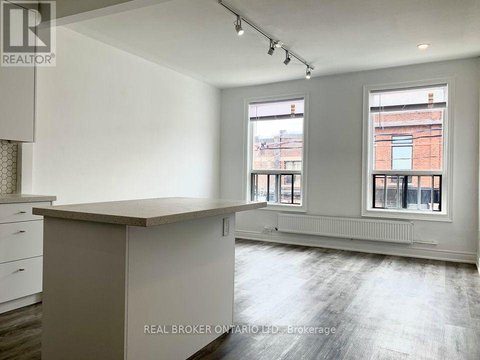 4 - 2199 GERRARD STREET E