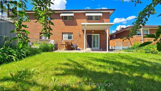 233 FAIRGLEN AVENUE