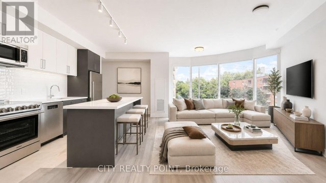 407 - 2525 BATHURST STREET