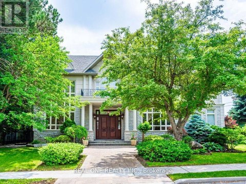 15 ROYAL OAK DRIVE