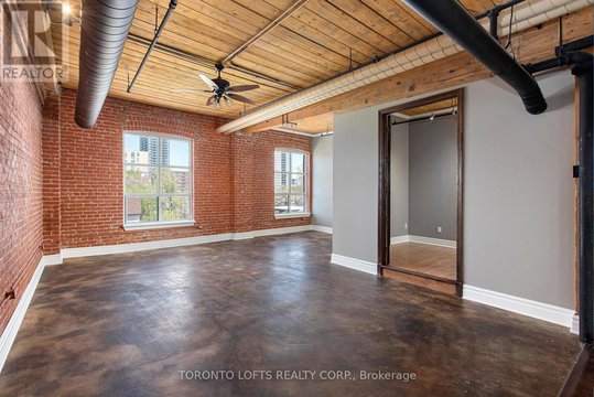 405 - 426 QUEEN STREET E