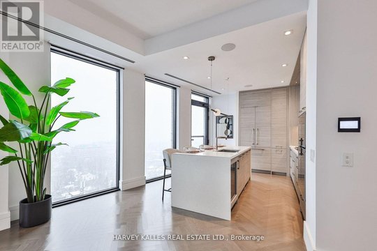 1707 - 215 LONSDALE ROAD