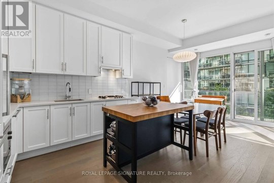 518 - 29 QUEENS QUAY E