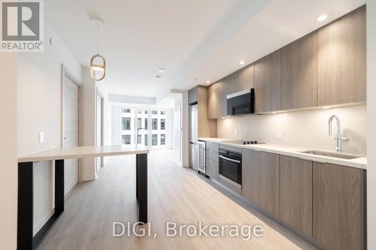 E725 - 485 PERTH AVENUE