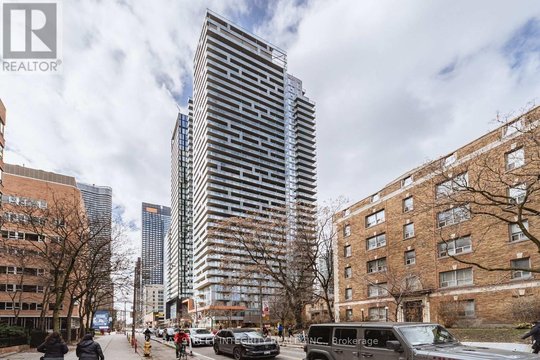 2801 - 50 WELLESLEY E STREET