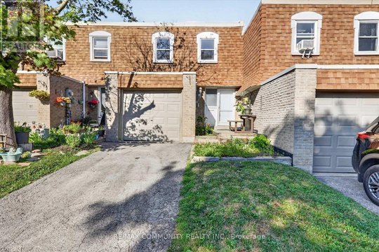 15 - 850 HUNTINGWOOD DRIVE