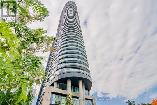 2321 - 585 BLOOR STREET E