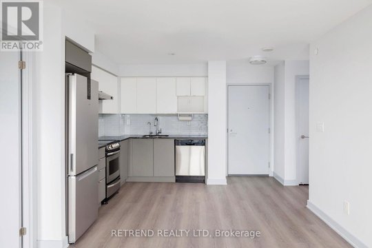 1121 - 160 FLEMINGTON ROAD