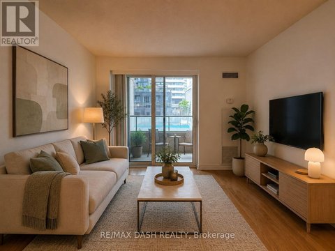 802 - 270 WELLINGTON STREET W
