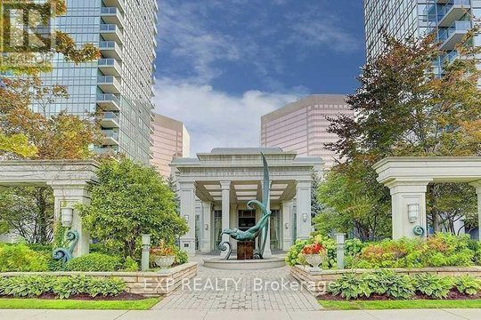 422 - 25 GREENVIEW AVENUE