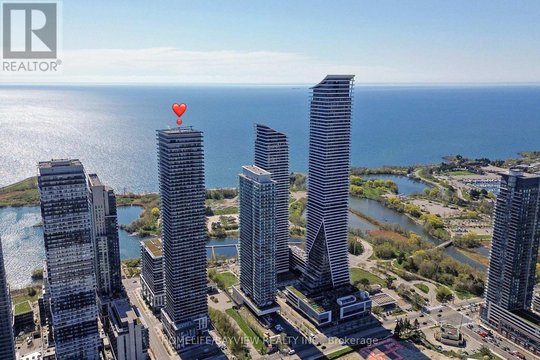 TH 101 - 70 ANNIE CRAIG DRIVE