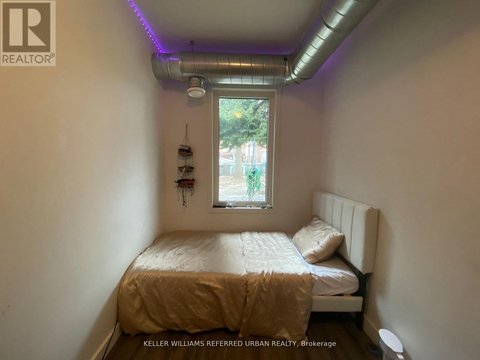 ROOM 3 - 344 BARTLETT AVENUE N