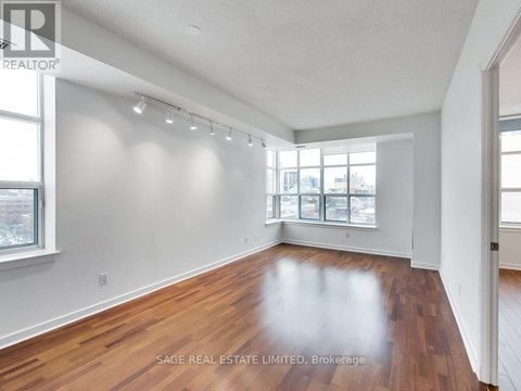 910 - 438 RICHMOND STREET W