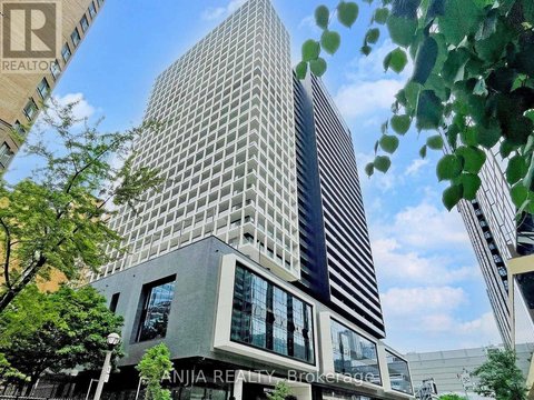 2711 - 20 EDWARD STREET
