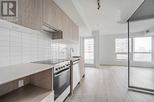 1412 - 395 BLOOR STREET E
